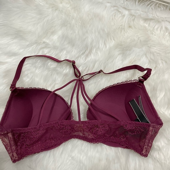 Bombshell Victoria's Secret Lace Bra Set in Burgundy - Picture 11 of 15